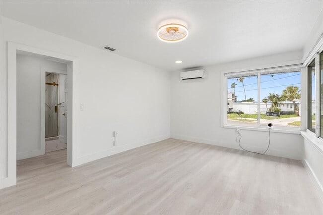 Building Photo - 14060 Miramar Ave