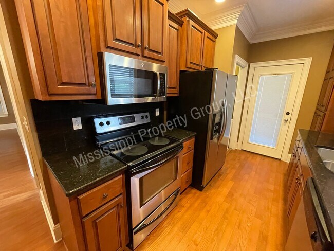 Building Photo - 3BR/3BA For Rent