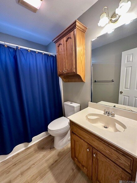 Building Photo - 1428 S Vista Ave