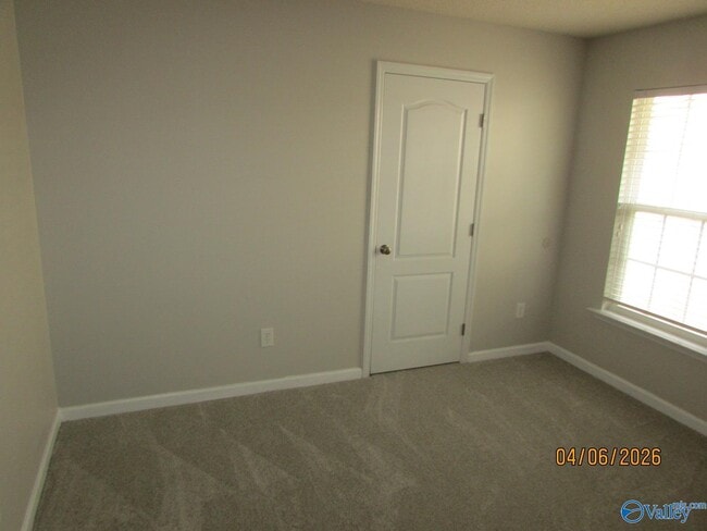 Building Photo - 226 Shadow Ct SW