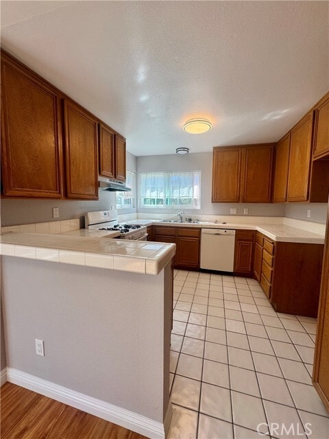 Building Photo - 2800 Plaza del Amo