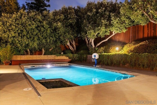 Building Photo - 8496 Westway Dr