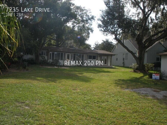 Building Photo - 7235 Lake Dr