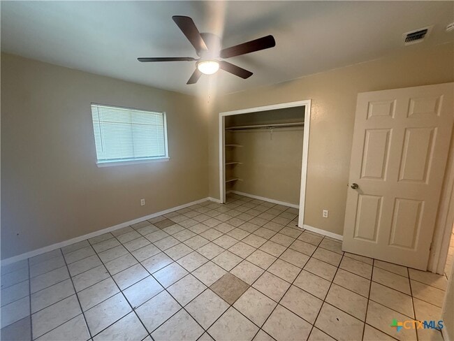 Building Photo - 1004 Hillyer St