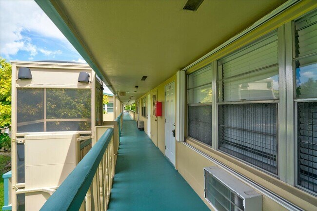 Building Photo - 110 Dorchester E