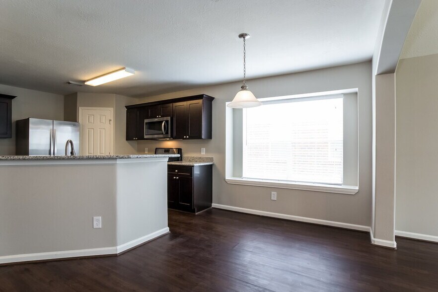 Building Photo - 12410 Greencanyon Dr