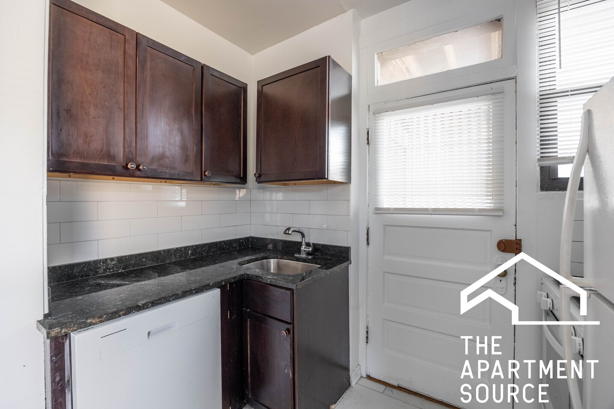 Building Photo - 1319 W Estes Ave