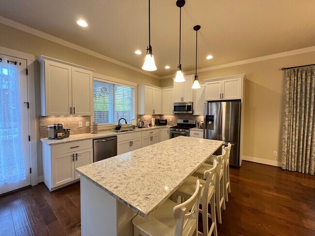 Building Photo - Beautiful Beaverton 3 Bedroom 2.5 Bathroom ~ Home In River Terrace w/ Level 2 EV Charger in Garage!