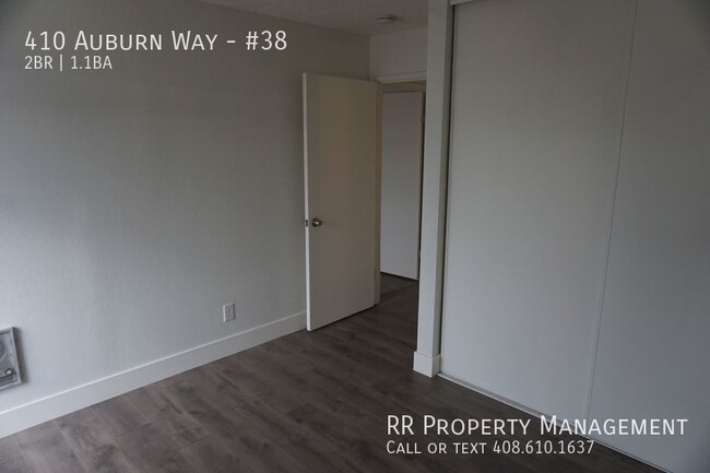 Building Photo - Updated 2-Level Condo in Desirable Complex!