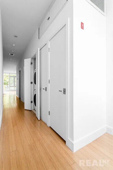 Building Photo - 177 Concord St