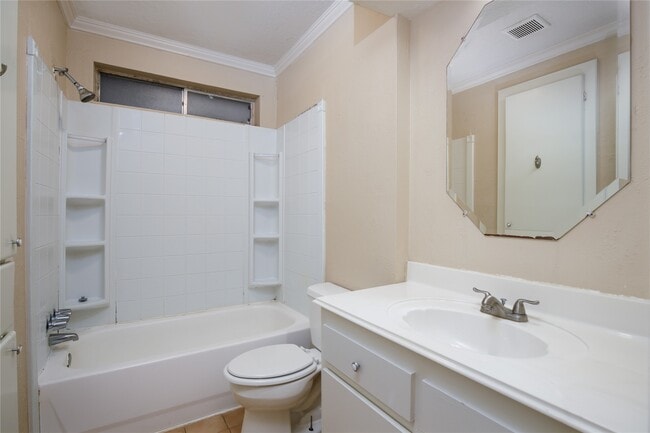 Building Photo - 13215 Lake Breeze Ln