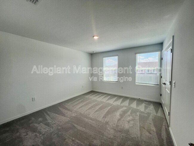 Building Photo - 3200 Skyline Lp