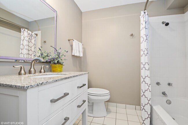 Building Photo - 4250 N Marine Dr