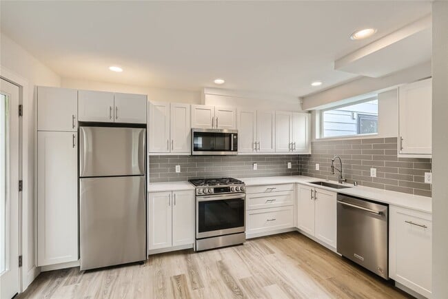 Building Photo - 11235 37th Ave SW