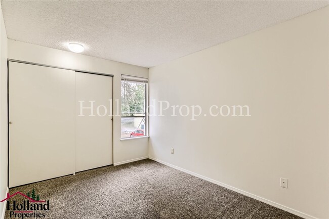 Building Photo - Cozy 2-Bedroom Condo in Gresham!