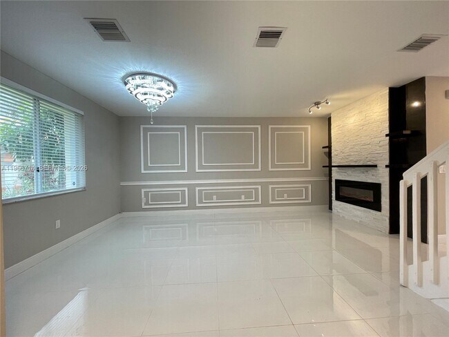 Building Photo - 6524 Hidden Cove Dr