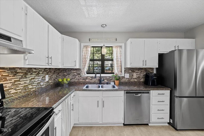 Building Photo - 18 Willow Bridge Dr