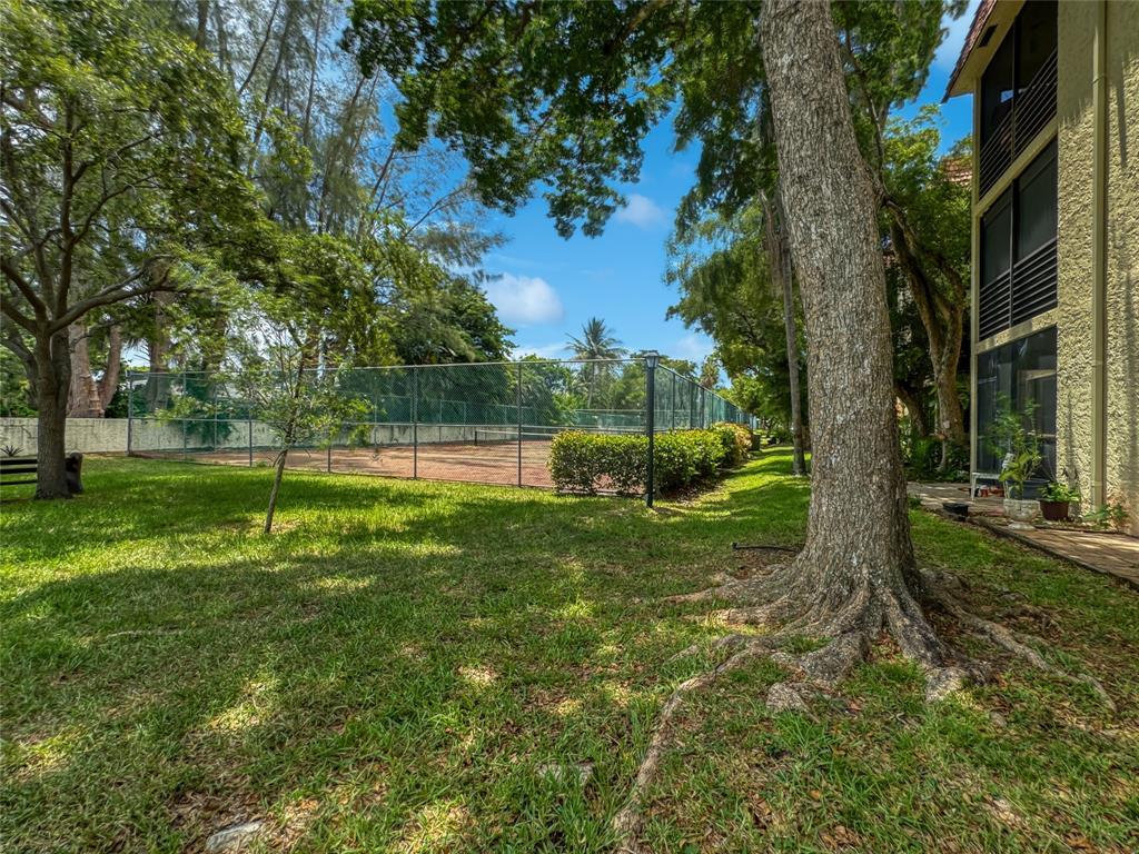 Building Photo - 128 S Cypress Rd