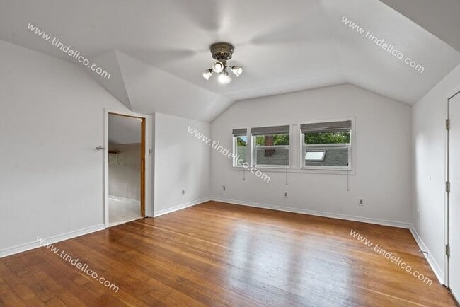 Building Photo - 4 Bedroom, 3 Bathroom Home 3000 + Square feet - A Must See In Abernethy School Boundary