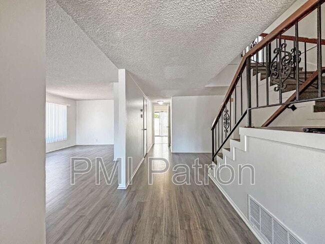 Building Photo - 8941 Mint Ave