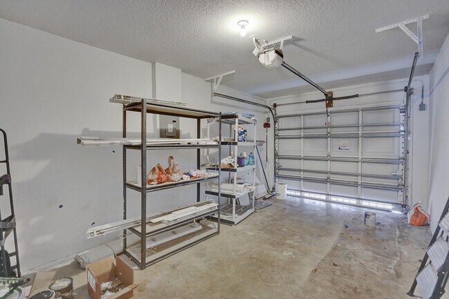 Building Photo - 9821 NW 5th Pl