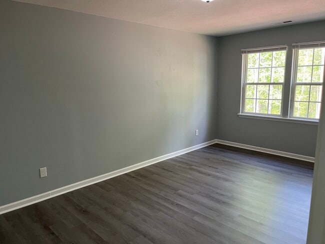 Building Photo - 408 Gladstone Dr