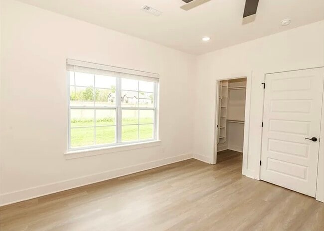 Building Photo - 252 Nebo St