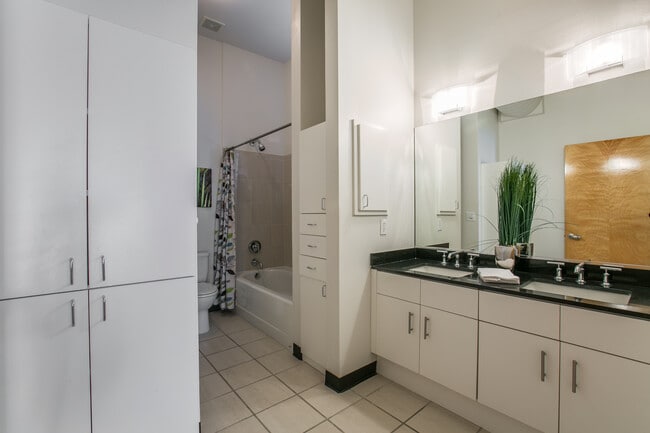 Building Photo - 401 Central Ave NE