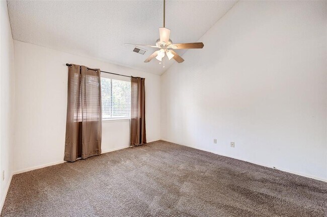 Building Photo - 16800 Sugar Pine Dr