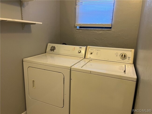 Building Photo - 340 E Glassboro Ct