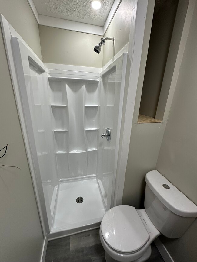 Building Photo - 16 S McGee St