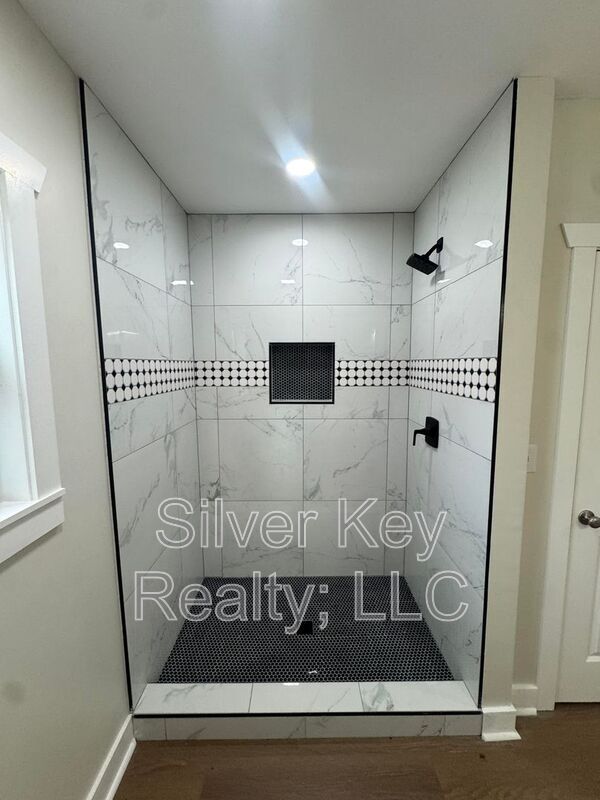 Building Photo - 3671 Sweetwater Vonore Rd