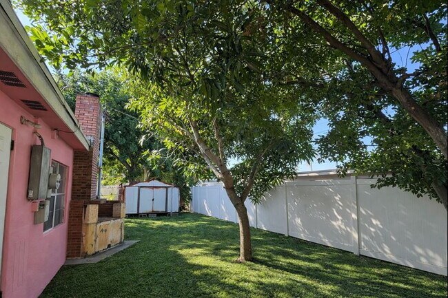 Building Photo - North 66th Avenue, Hollywood, FL 33024 - 3 BR 2 BA single-family home