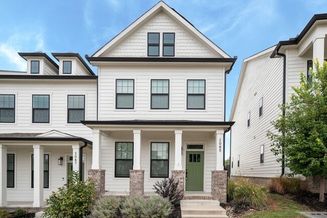 Building Photo - Stunning Modern Townhouse in the Heart of ...