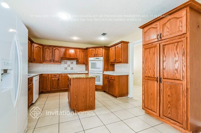 Building Photo - 13697 Crystal River Dr