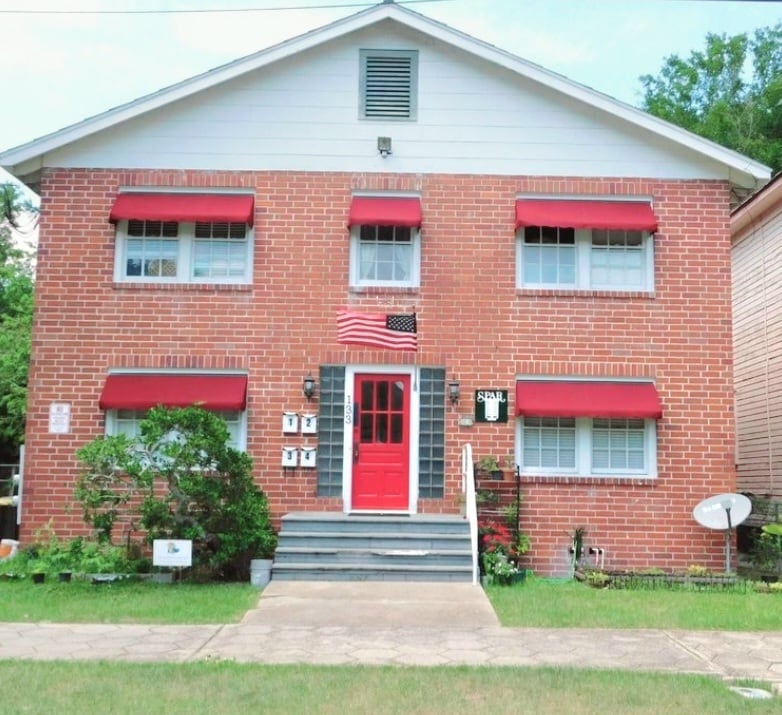 Building - 133 E 4th St