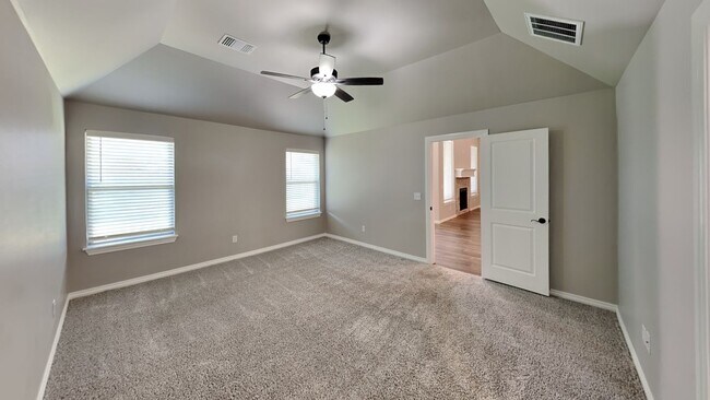 Building Photo - Luxury 4 Bedroom 3 Bathroom Home in Lone O...