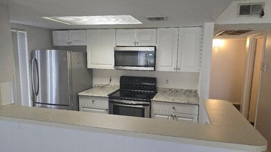 Building Photo - 3194 Coral Lake Ln