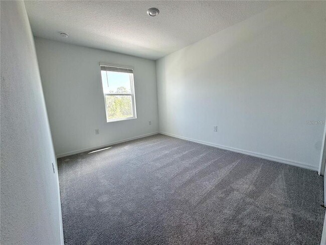 Building Photo - 2480 Penguin Blvd