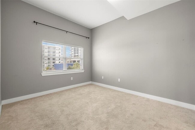 Building Photo - 1010 Central Ave N