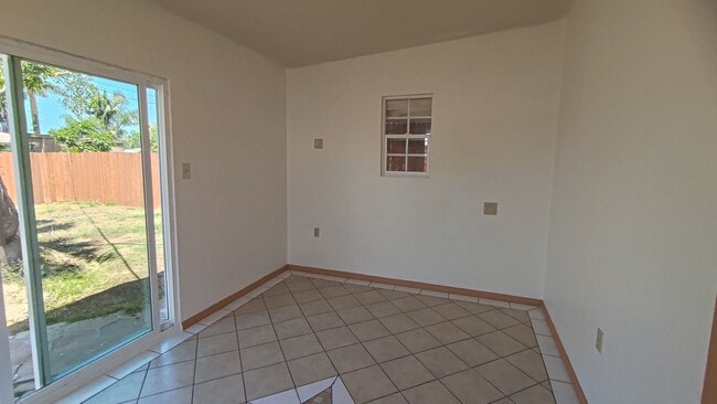 Building Photo - Newly Remodeled 4 Bed 3 Bath in Chula Vist...