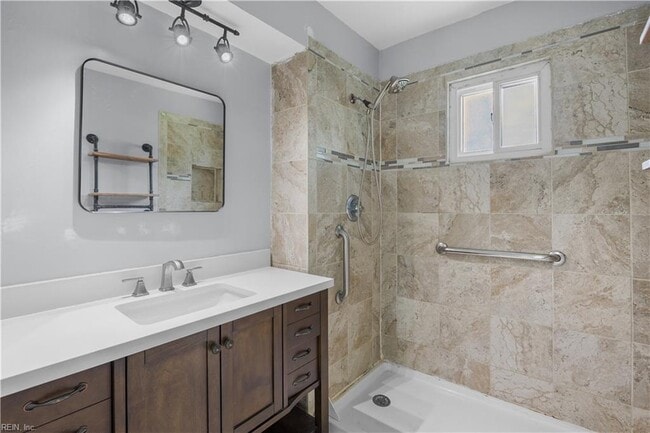 Building Photo - 528 Lavender Ln