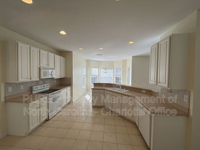 Building Photo - 12424 Kane Alexander Dr