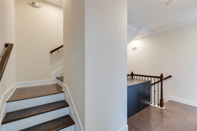 Building Photo - 842 Stonehill Ln