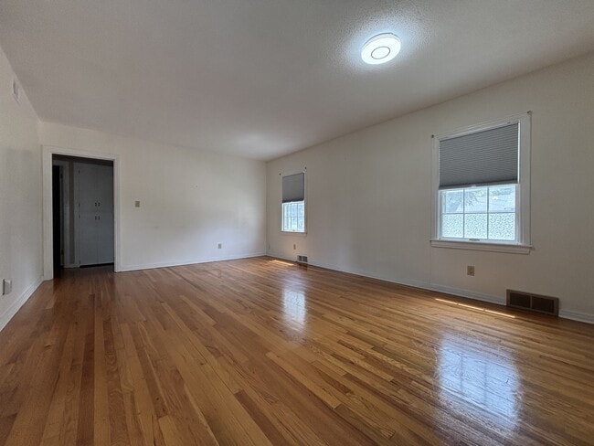 Building Photo - 114 N Carrie St