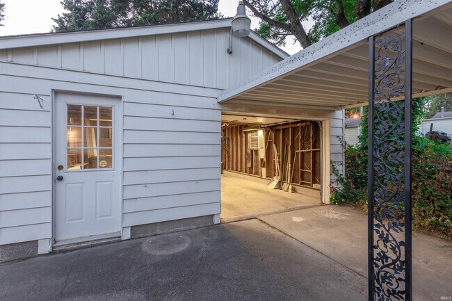 Building Photo - 4312 Kensington Ave