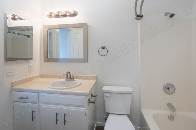 Building Photo - OPEN HOUSE: 12/13 1-2PM ~ 3BR Townhome with Garage, 1 BLOCK from Ocean!