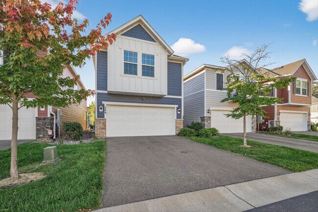 Building Photo - Anoka Detached Townhome