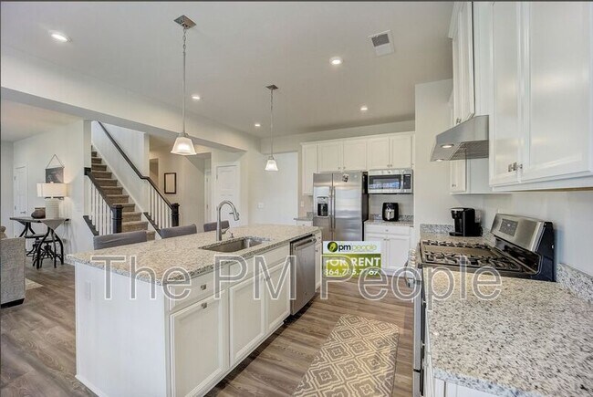 Building Photo - 32 Wiltshire Cir