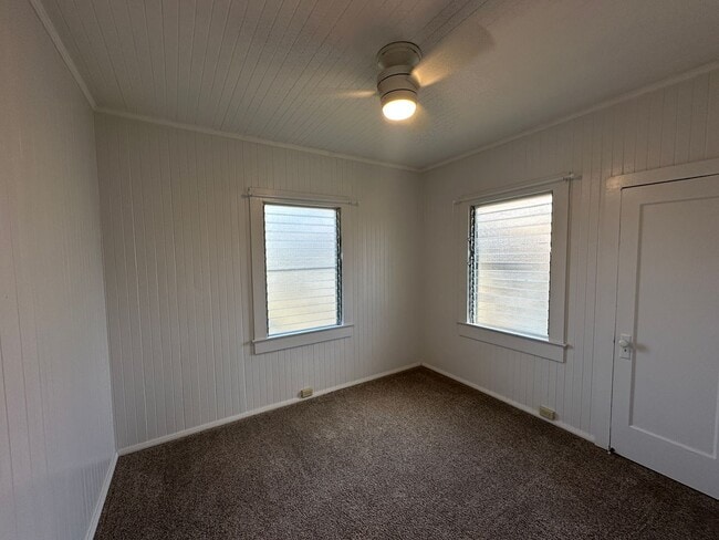 Building Photo - 3907 Keanu St